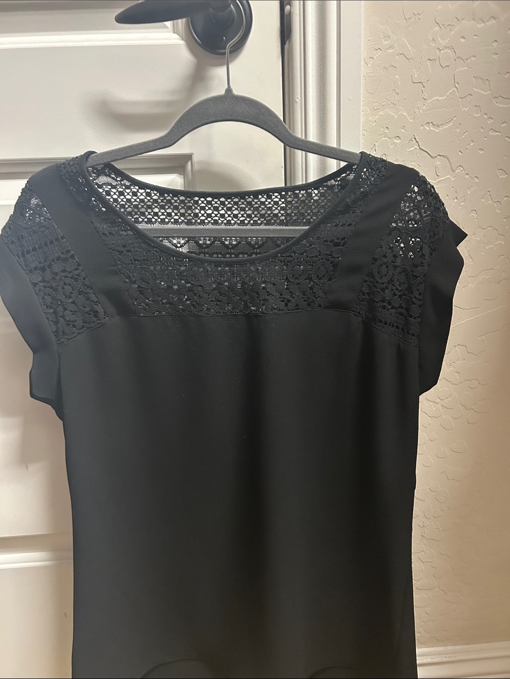 NY Collection Black Lace Yoke Cap Sleeve Blouse